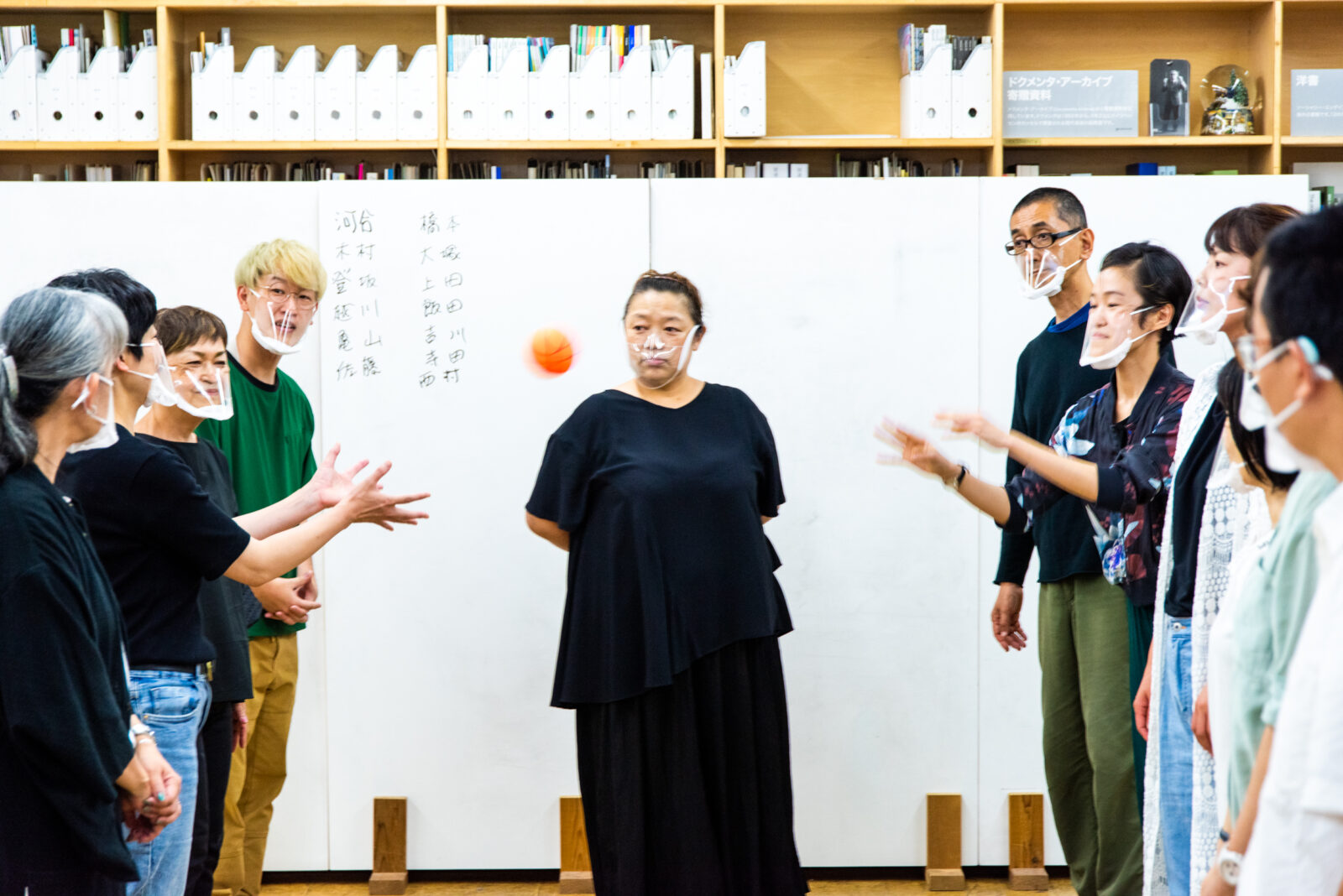 ろう者の感覚を知る、手話を体験するの写真