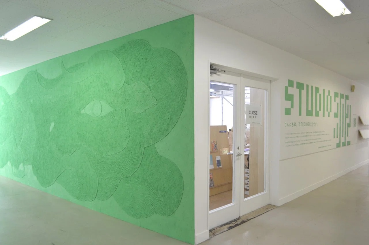 グリーンバックに、牛を発見！【STUDIO302】 壁面制作プロセス公開の写真